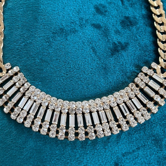 🎉💥SALE Statement Necklace 😁 - Picture 2 of 4